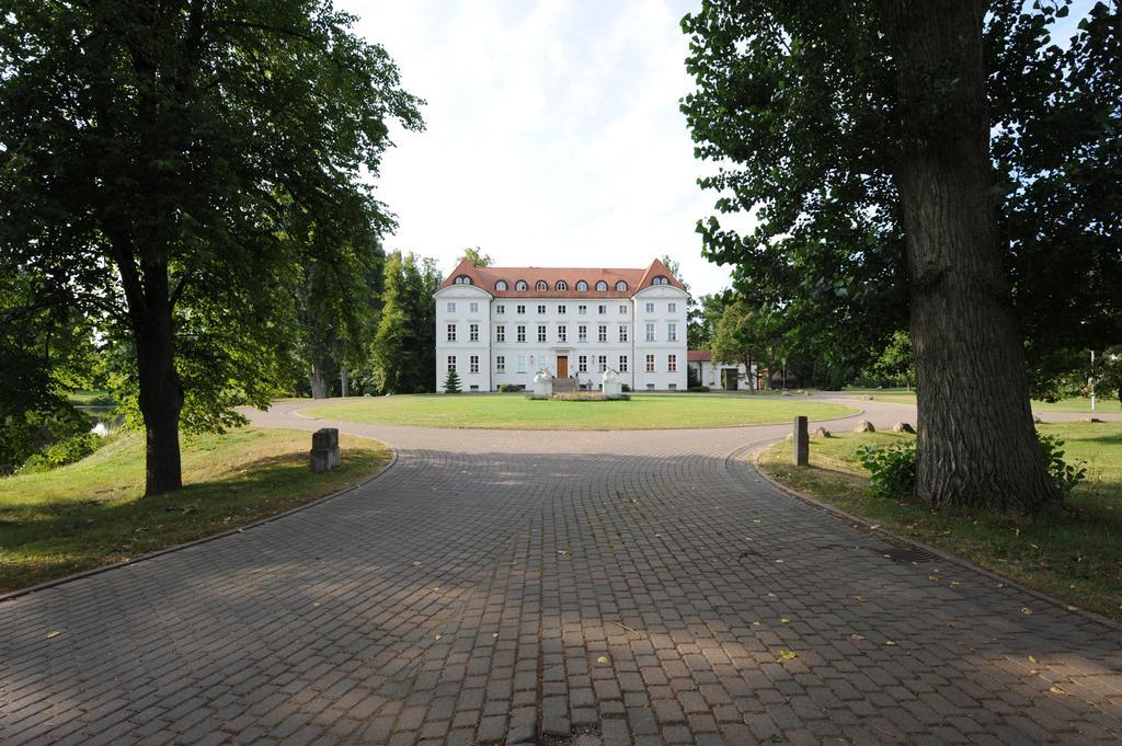 Hotel Schloss Wedendorf Zewnętrze zdjęcie
